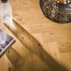 Herringbone eettafel